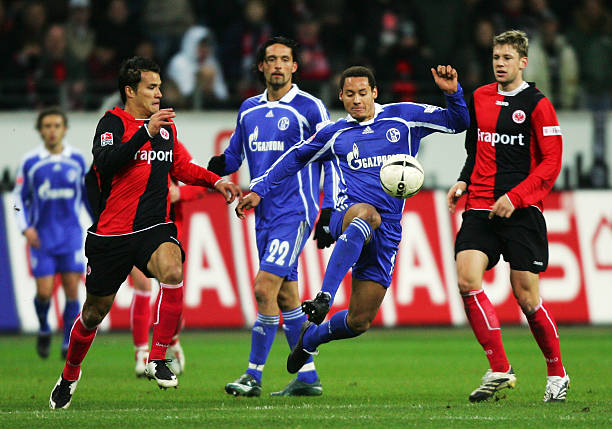 许多回合的 许多回合的