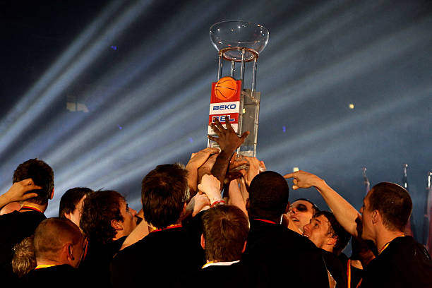 经纪人：运作内马尔加盟巴萨最让我自豪，当时皇马提供过亿合同